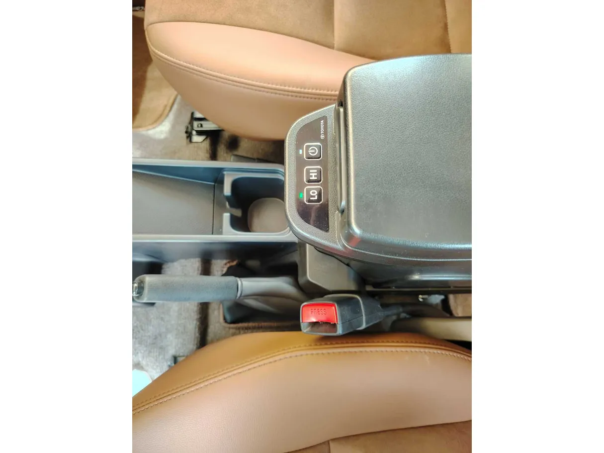Car image 34