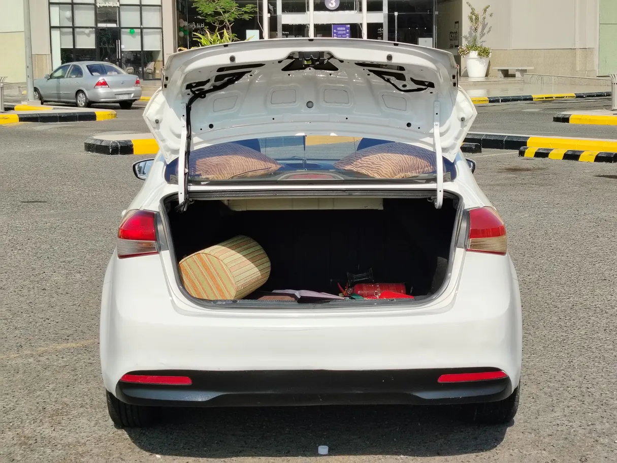 Car image 23