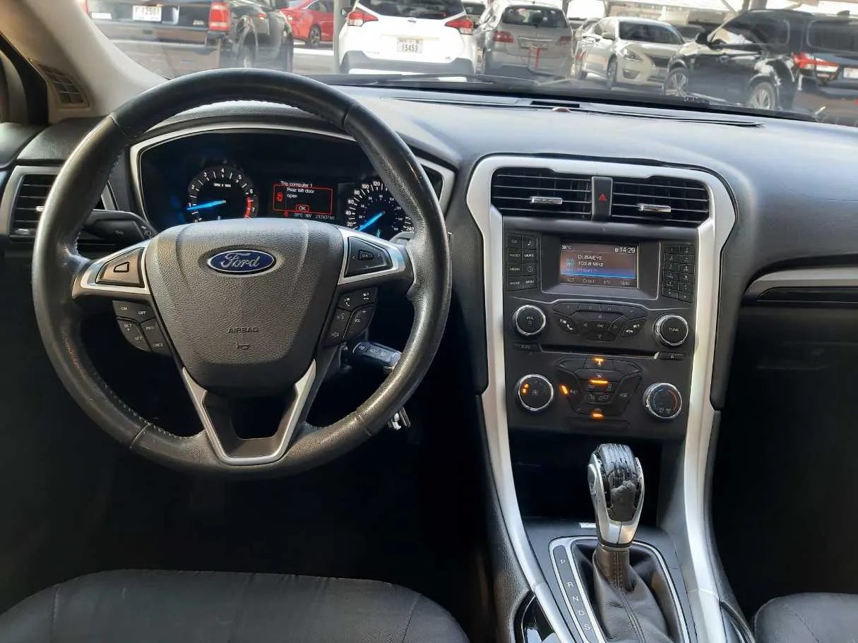 Car image 17