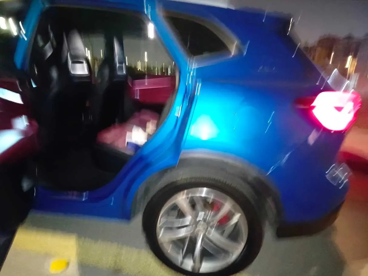 Car image 22