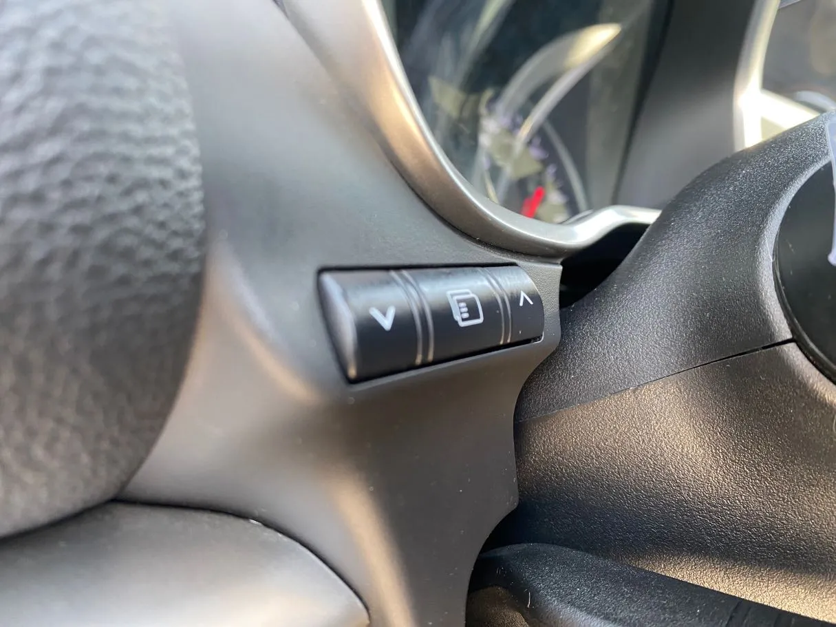 Car image 28