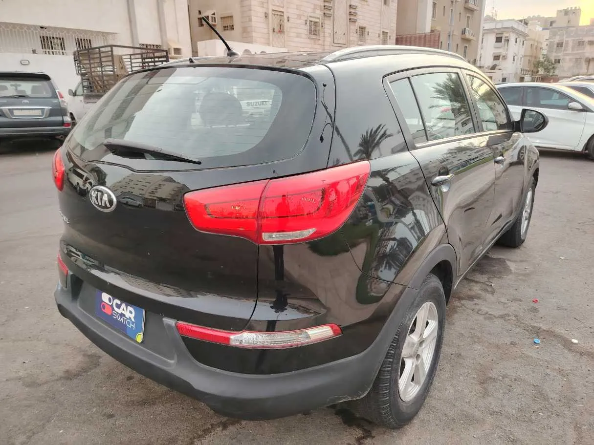 Car image 5