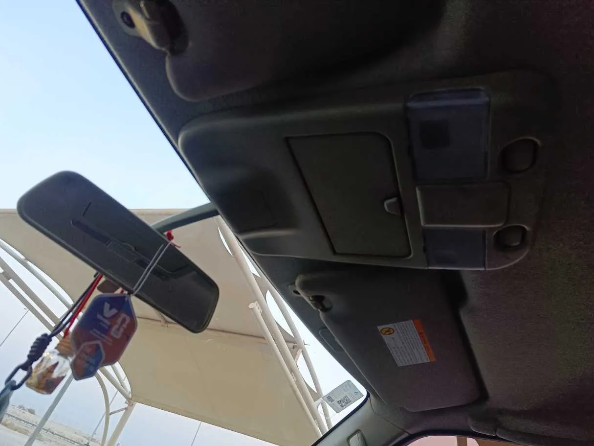 Car image 28