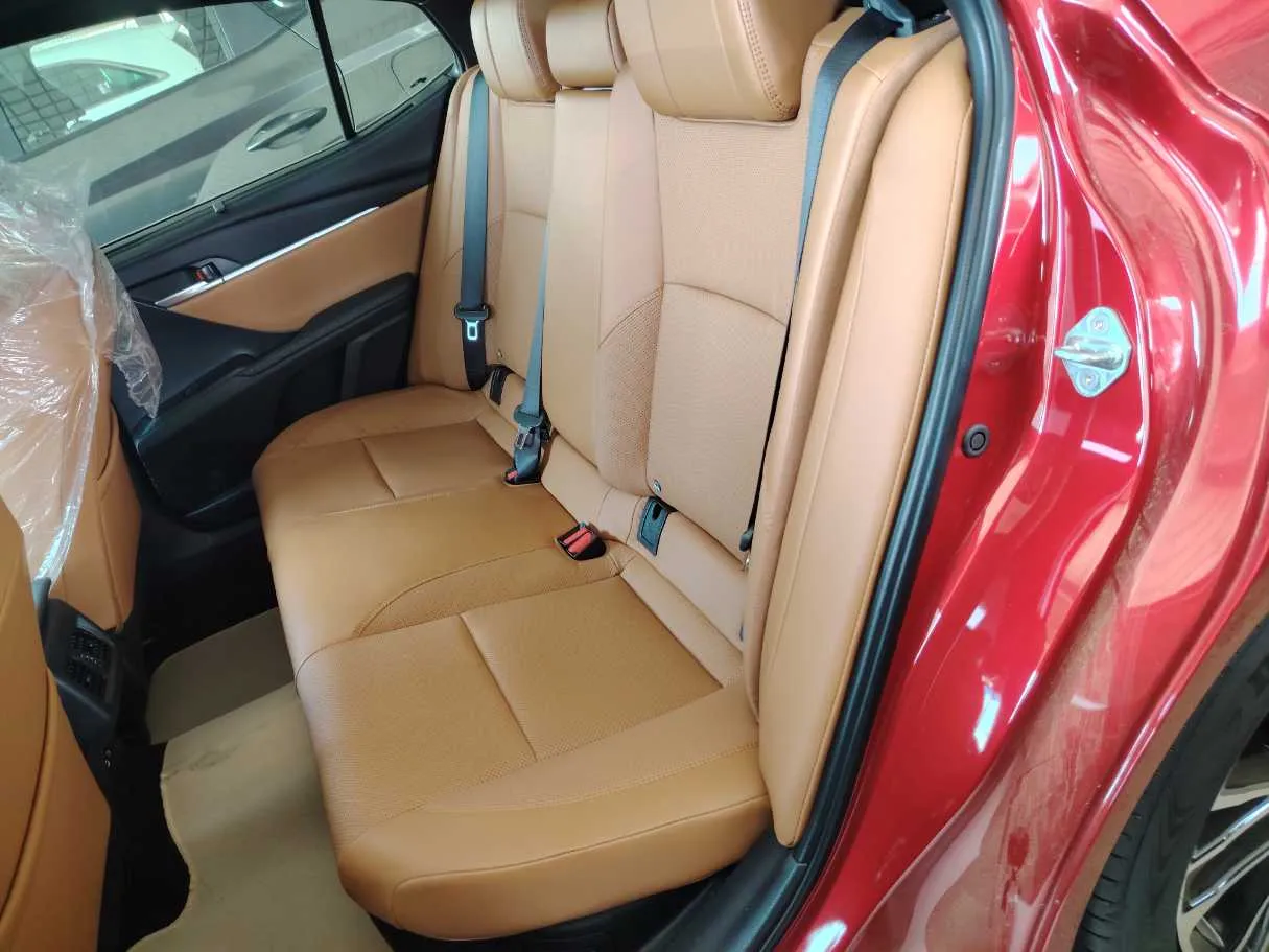 Car image 22