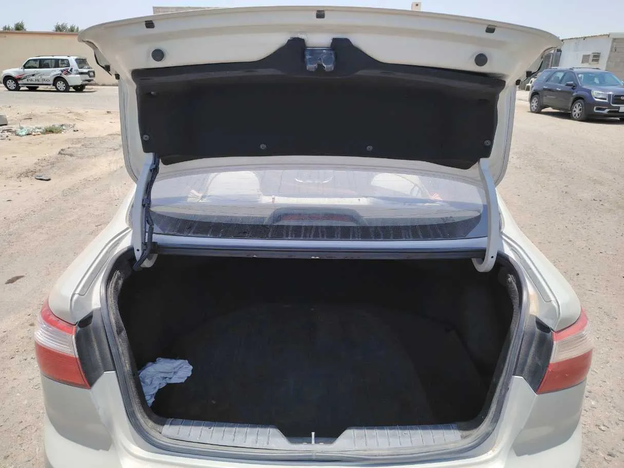 Car image 23