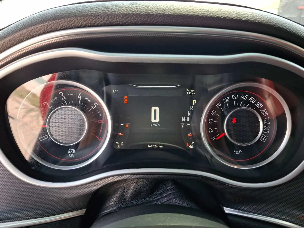 Car image 18