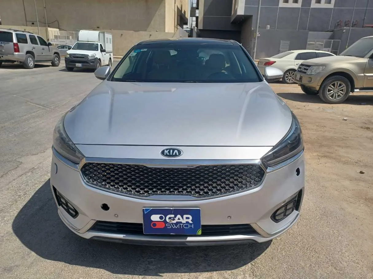 Car image 2