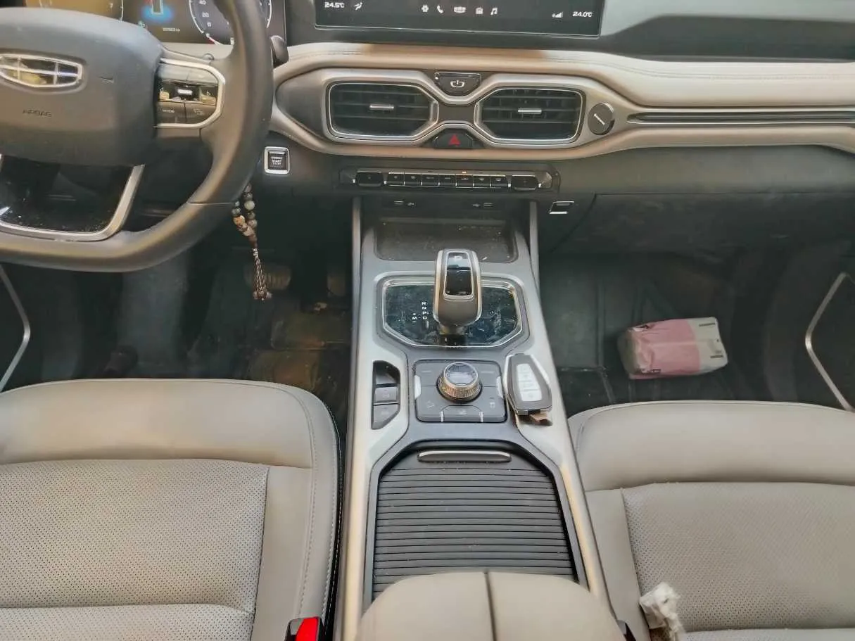 Car image 21