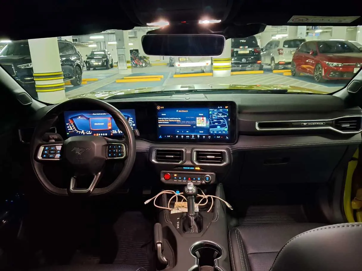 Car image 15