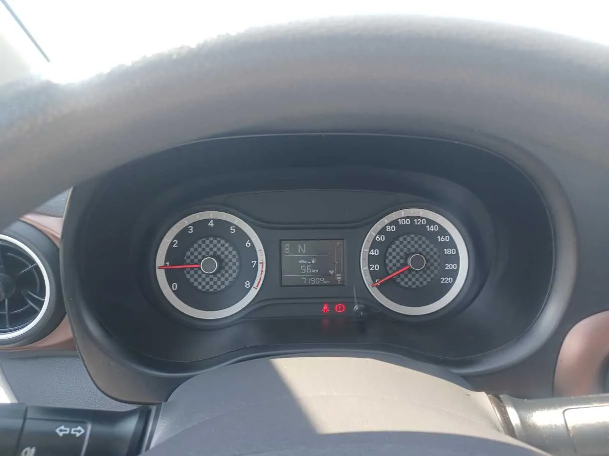 Car image 17