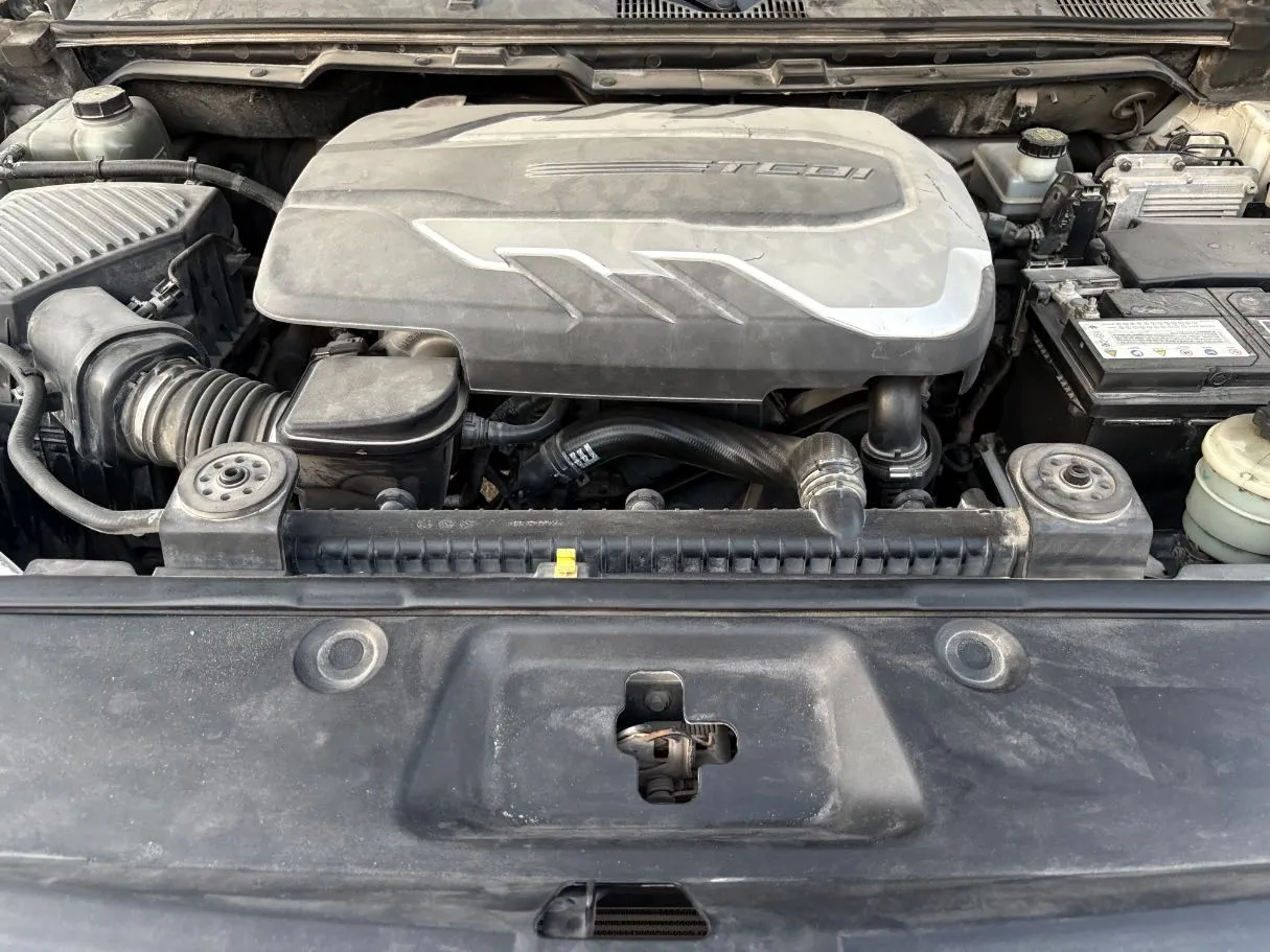 Car image 25