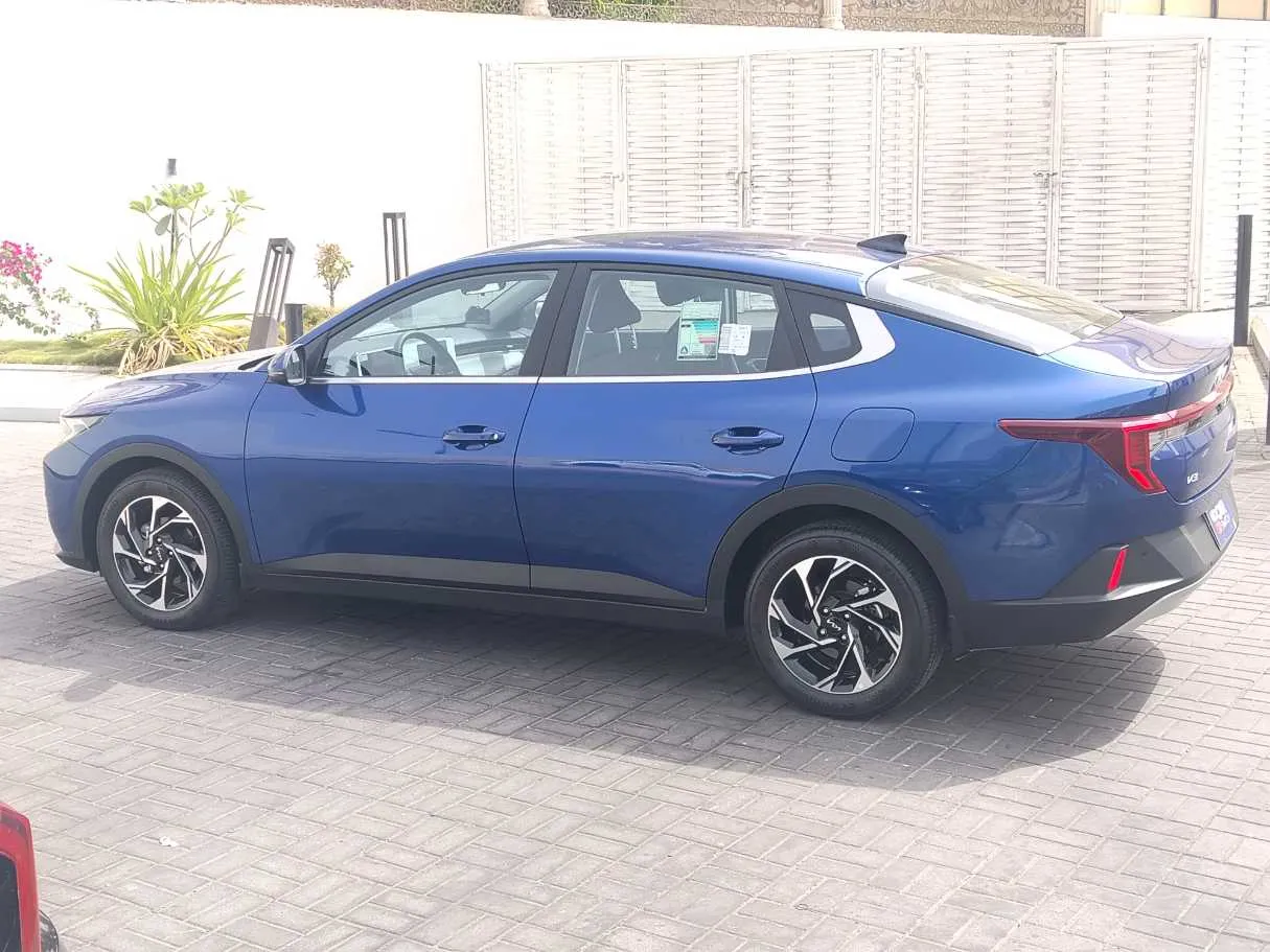 Car image 7