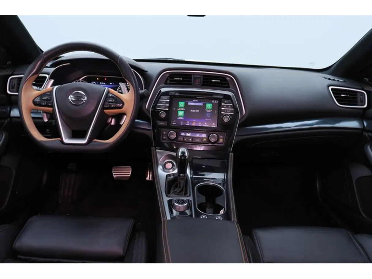 Car image 14