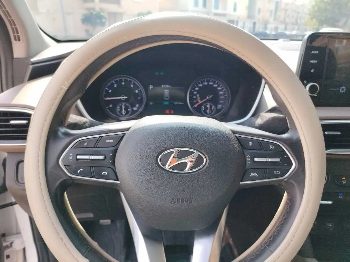 Car image 27