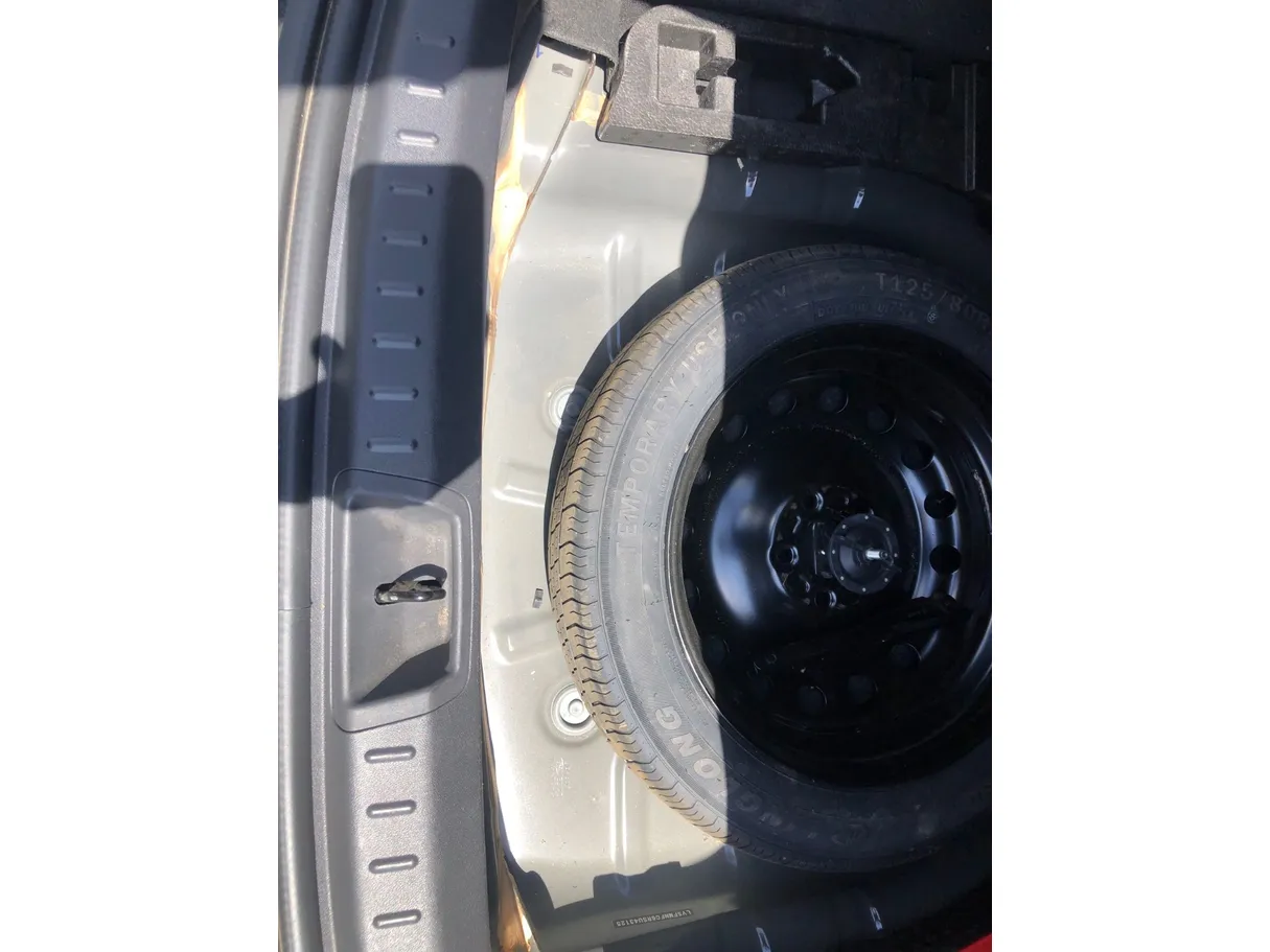 Car image 23