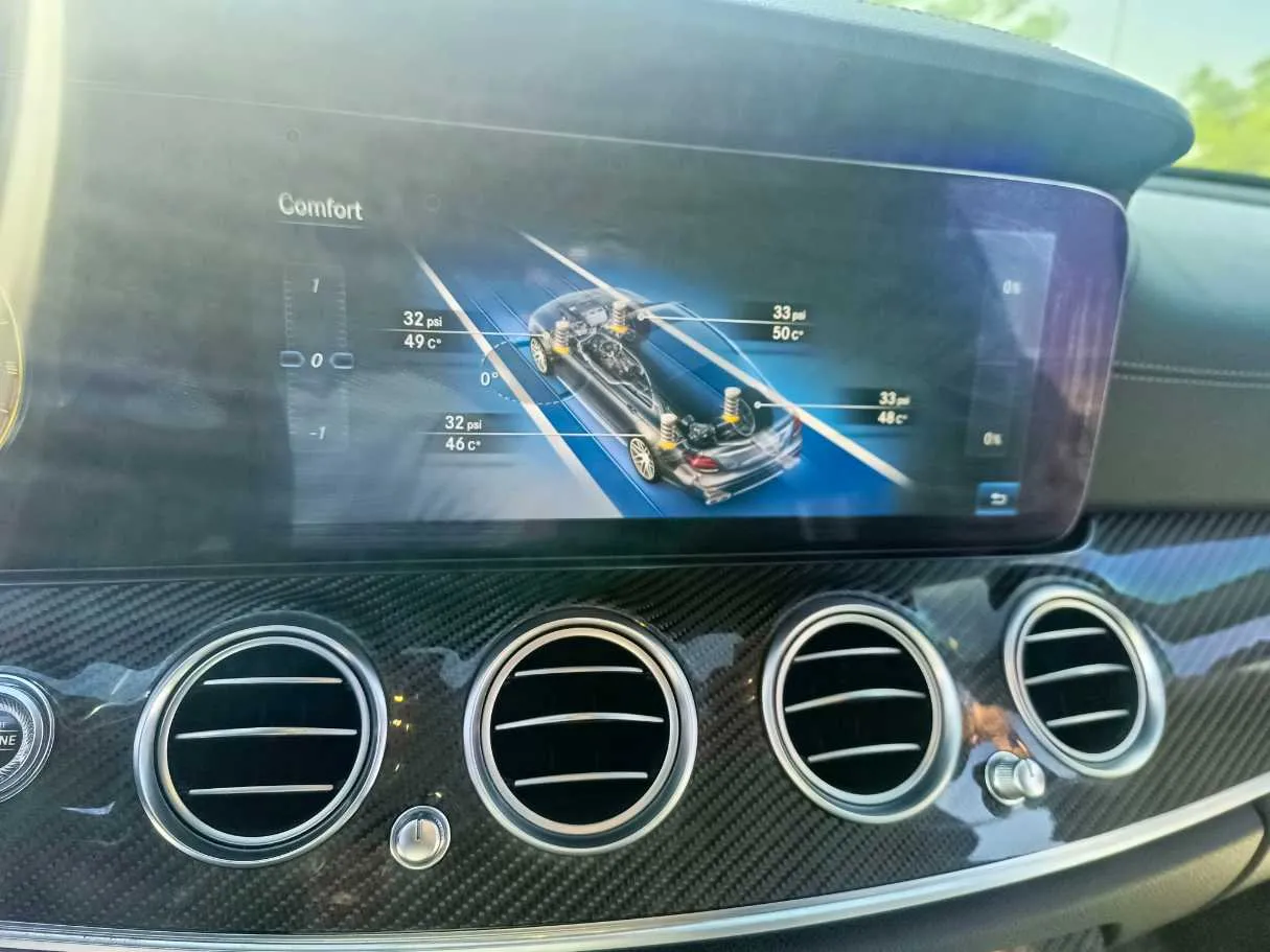 Car image 35