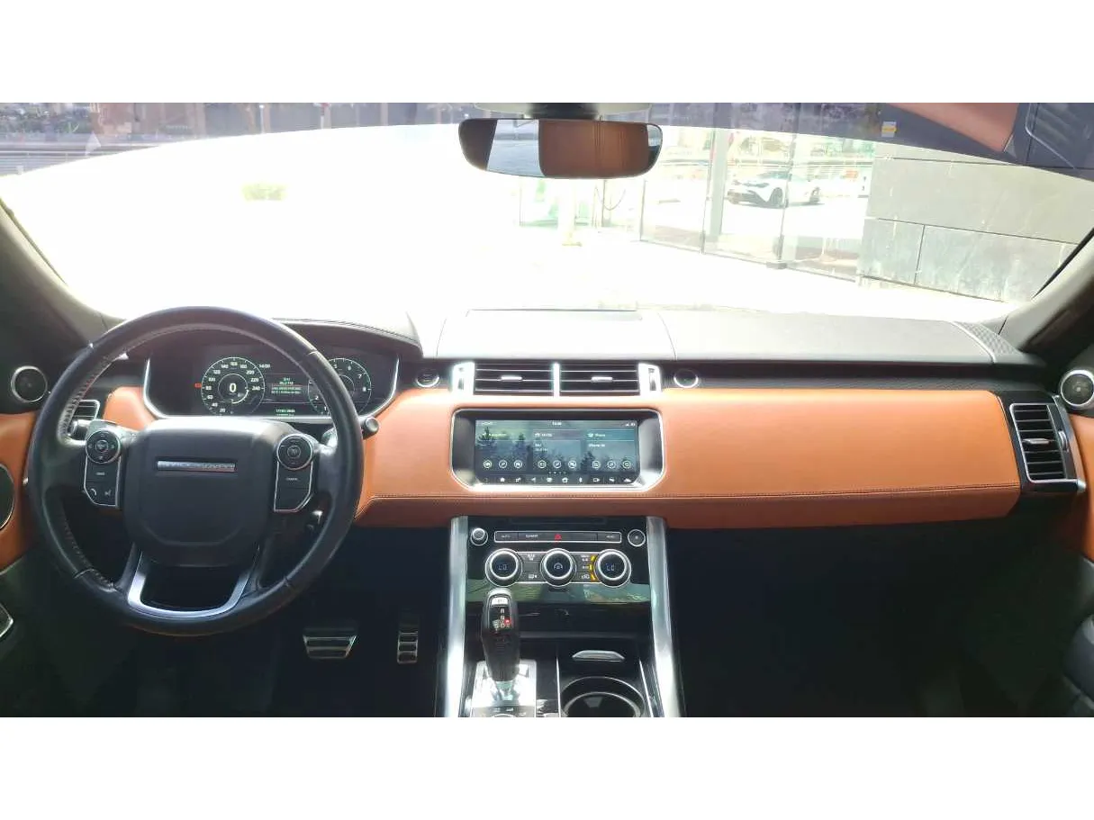 Car image 16