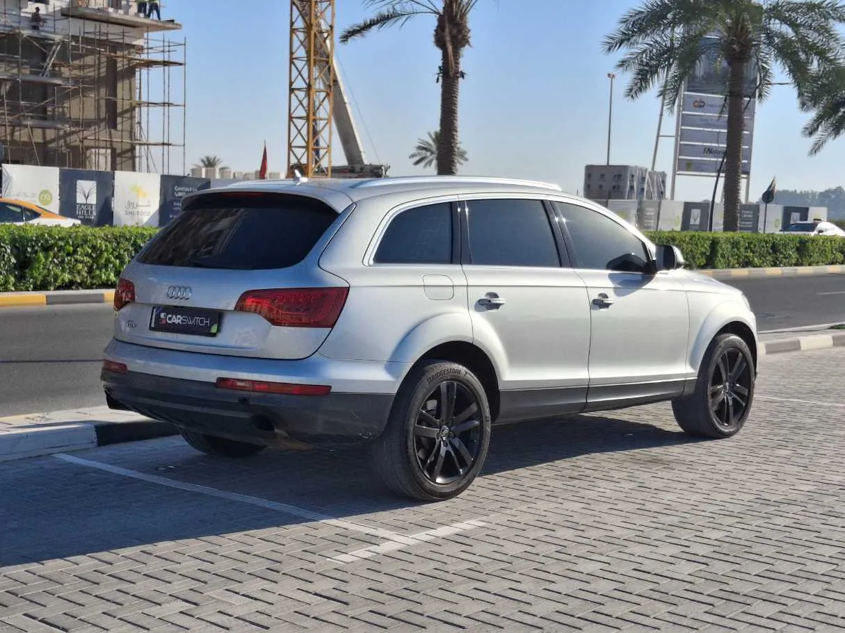 Car image 5