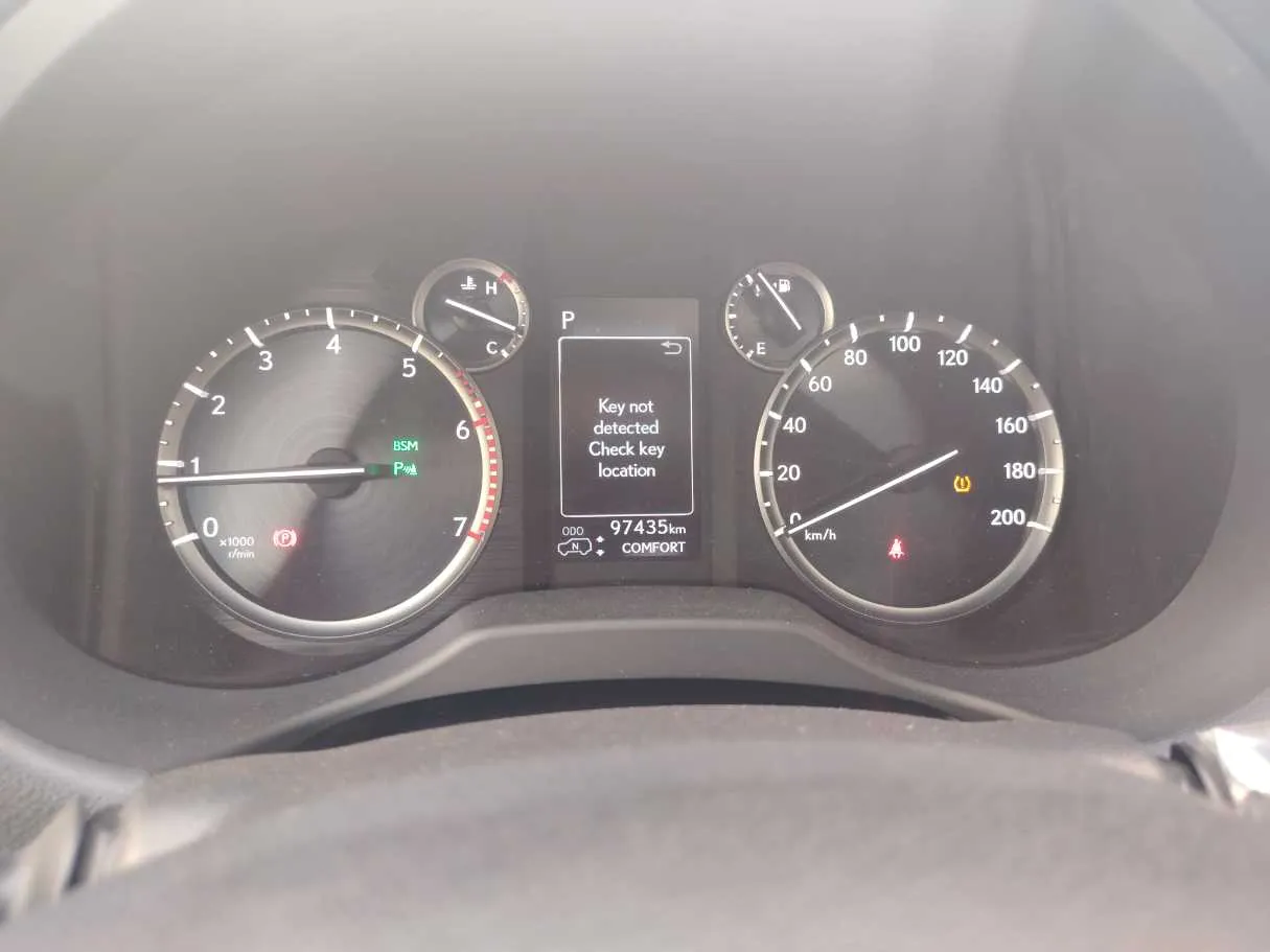 Car image 24