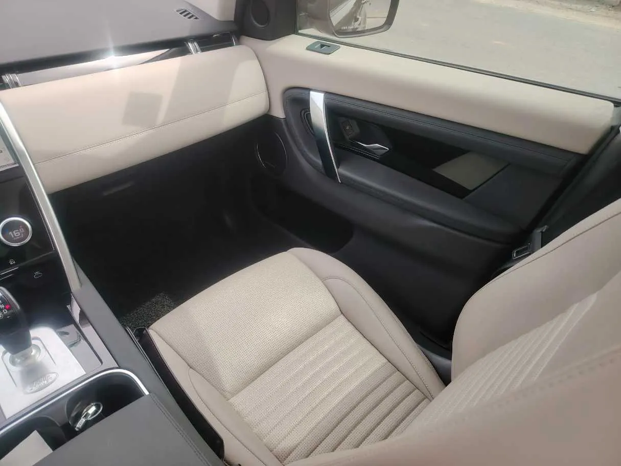 Car image 35
