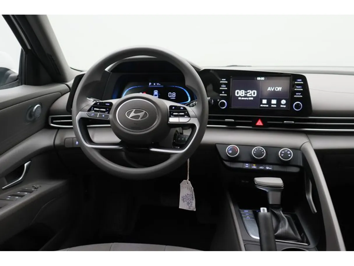Car image 15