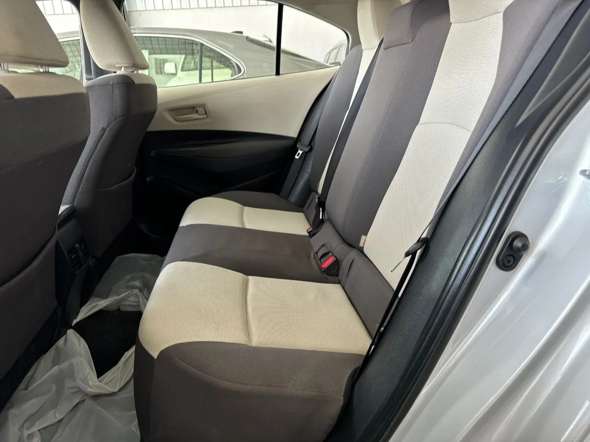 Car image 10