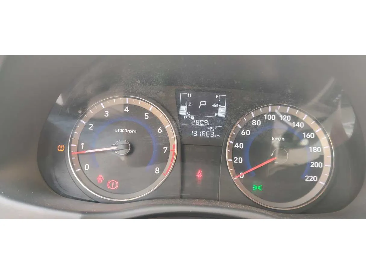 Car image 19
