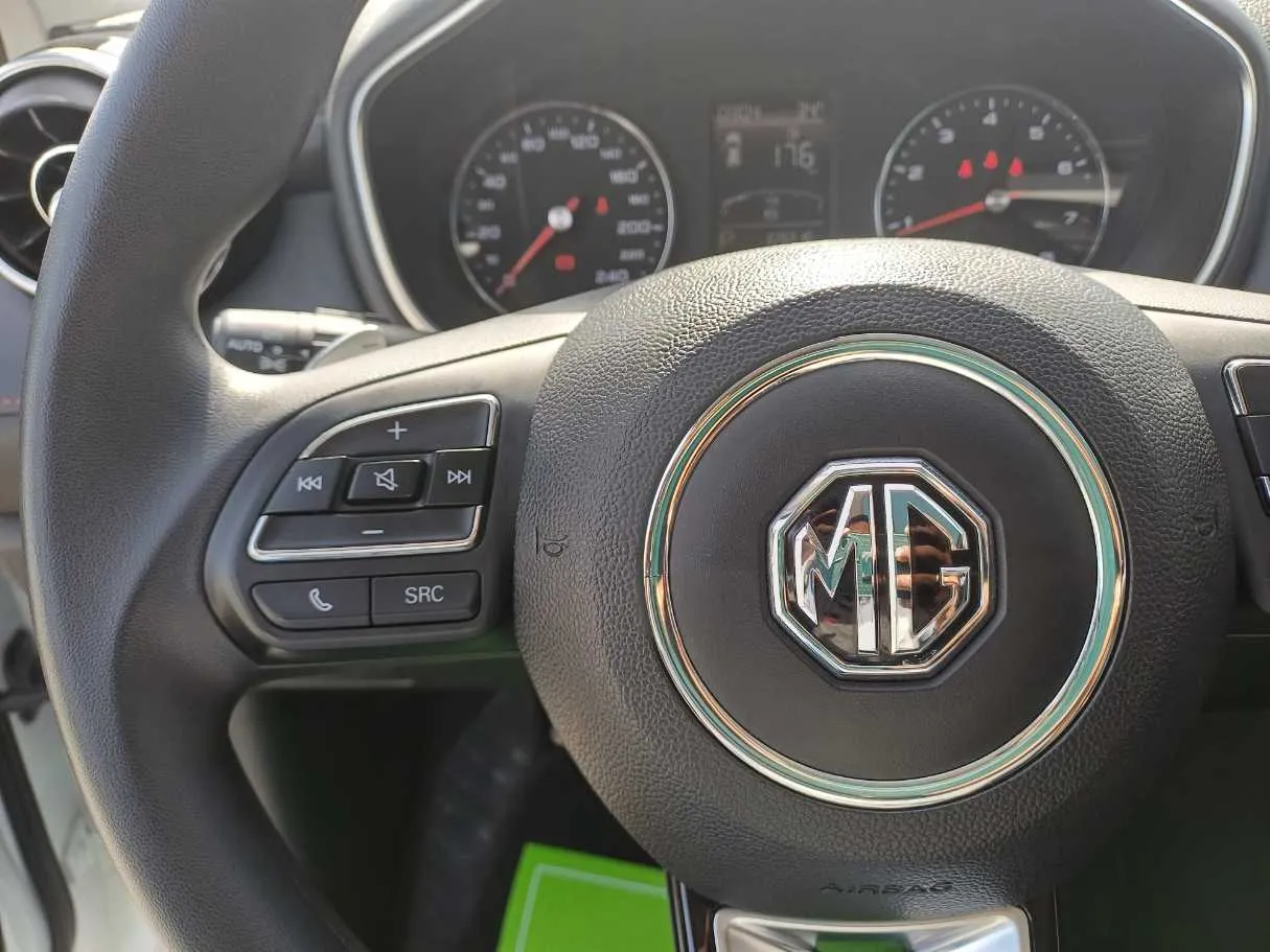Car image 21