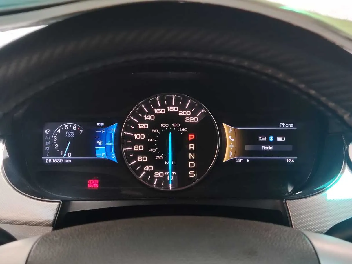 Car image 24