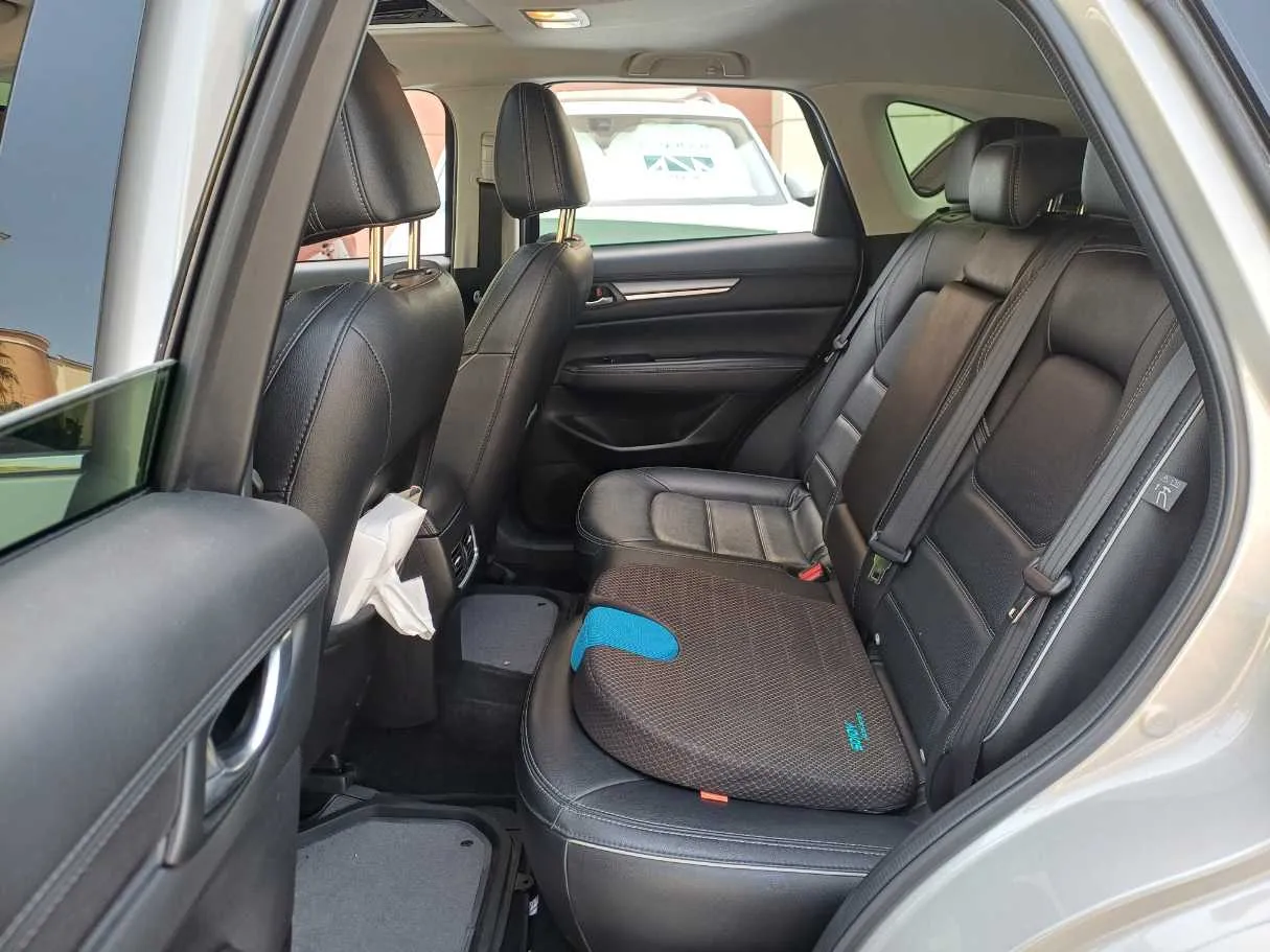 Car image 13