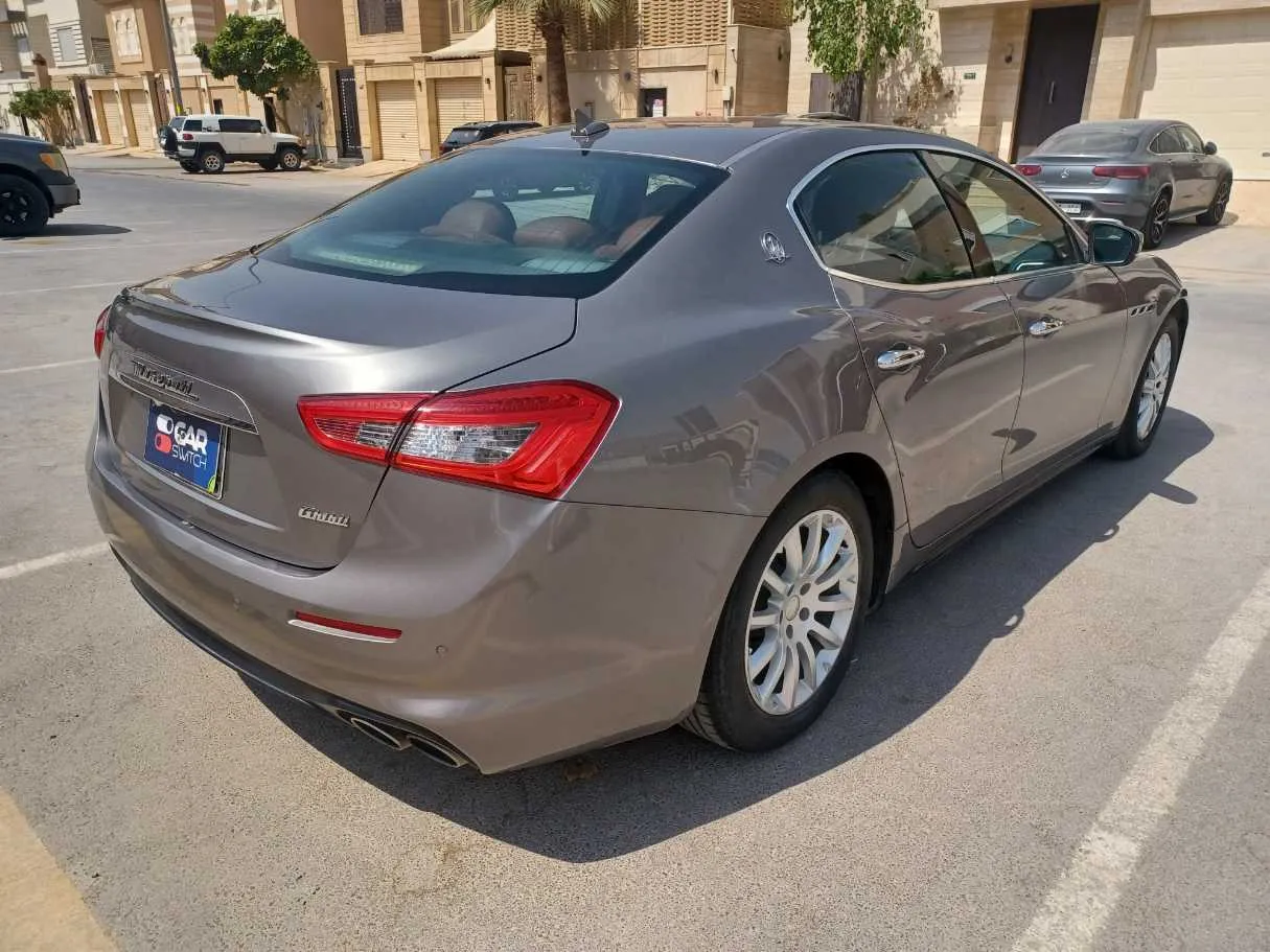 Car image 5