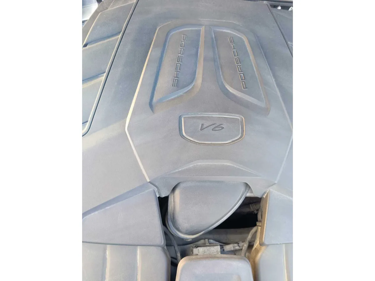 Car image 40