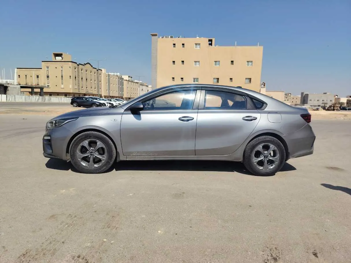 Car image 8