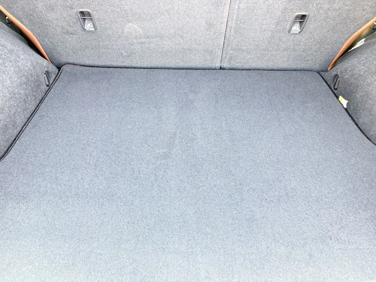 Car image 24