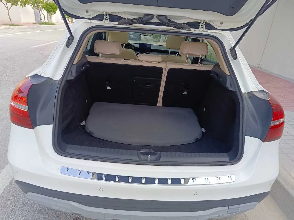 Car image 30