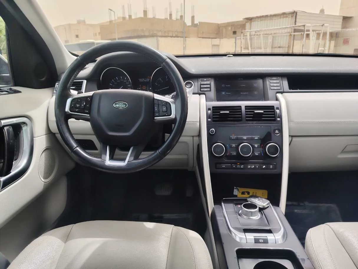 Car image 20