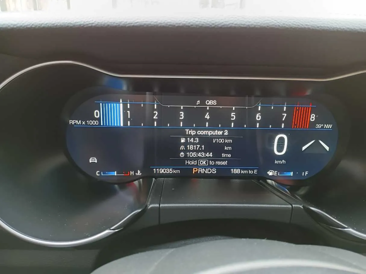 Car image 24
