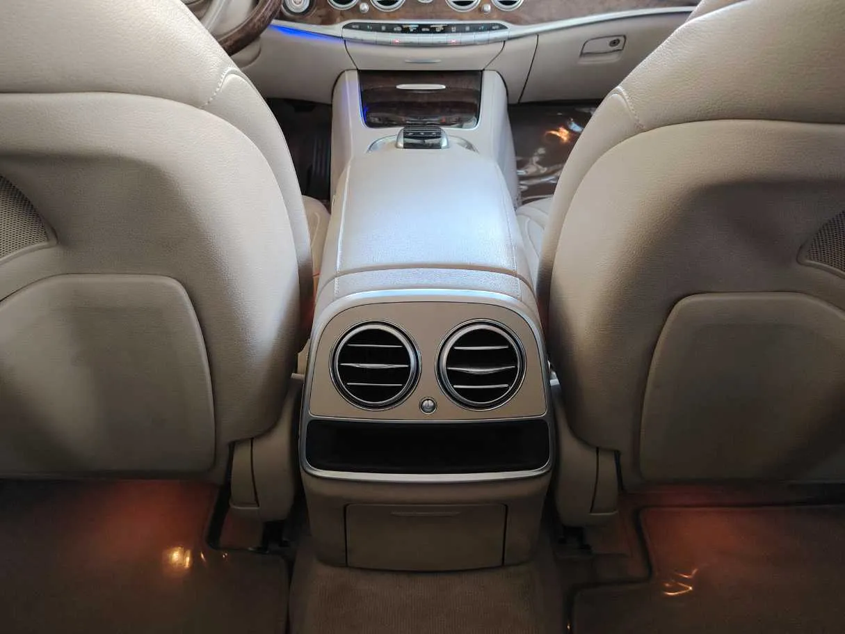 Car image 30