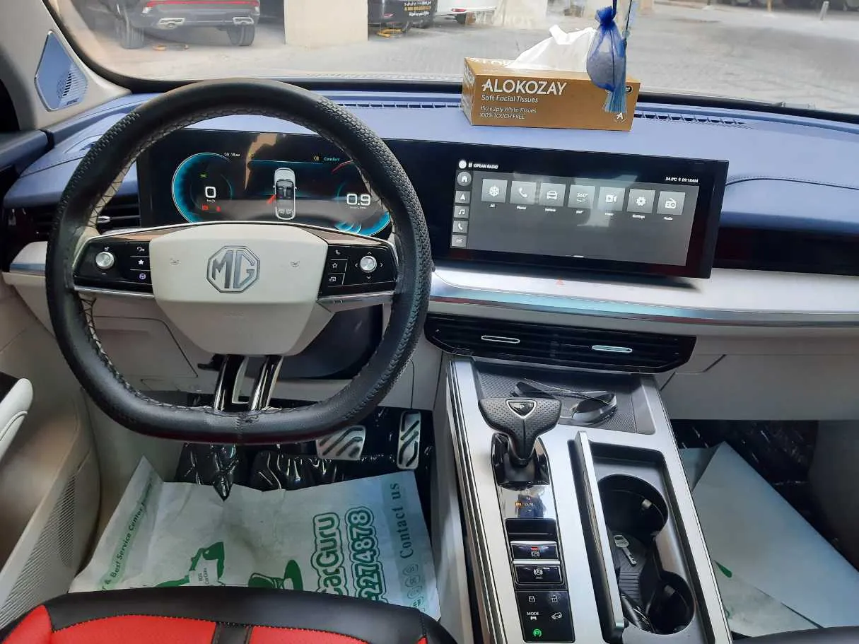 Car image 16