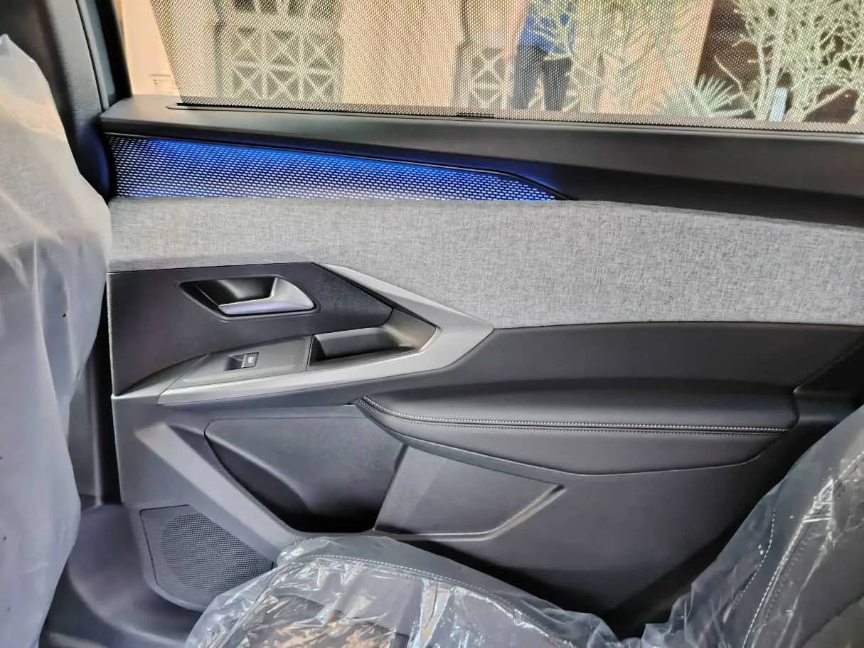 Car image 39