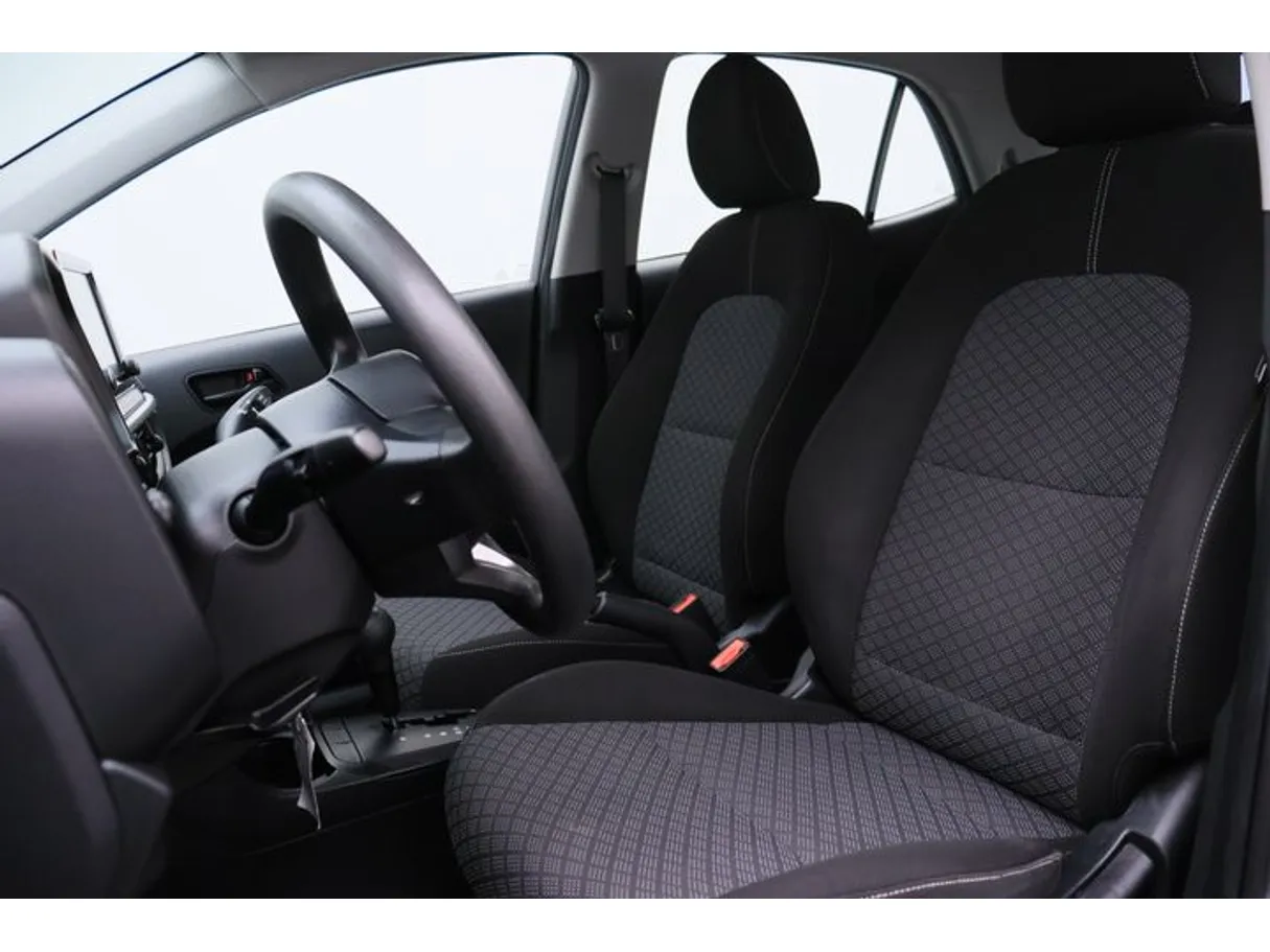 Car image 8