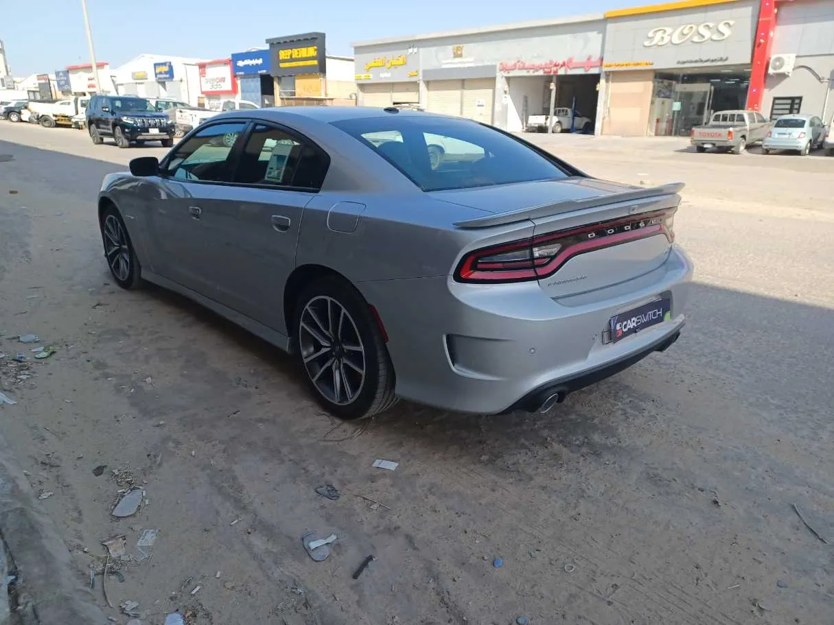 Car image 7