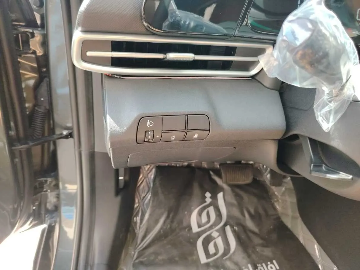 Car image 34