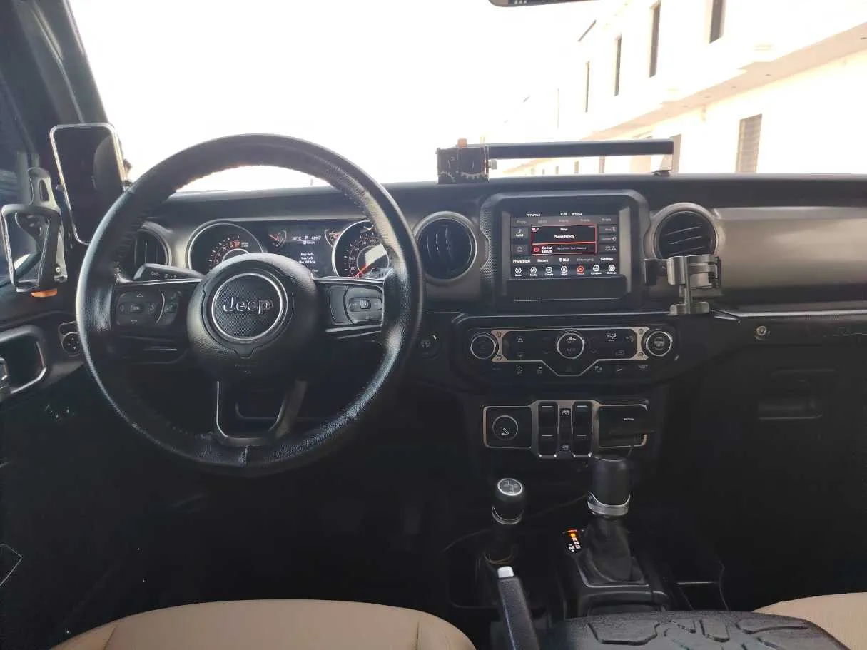 Car image 21