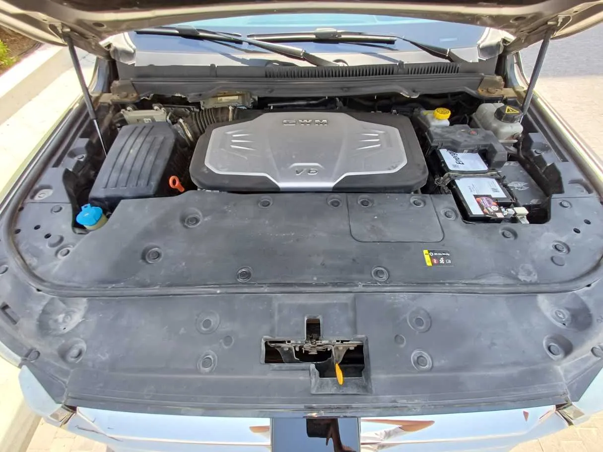 Car image 20