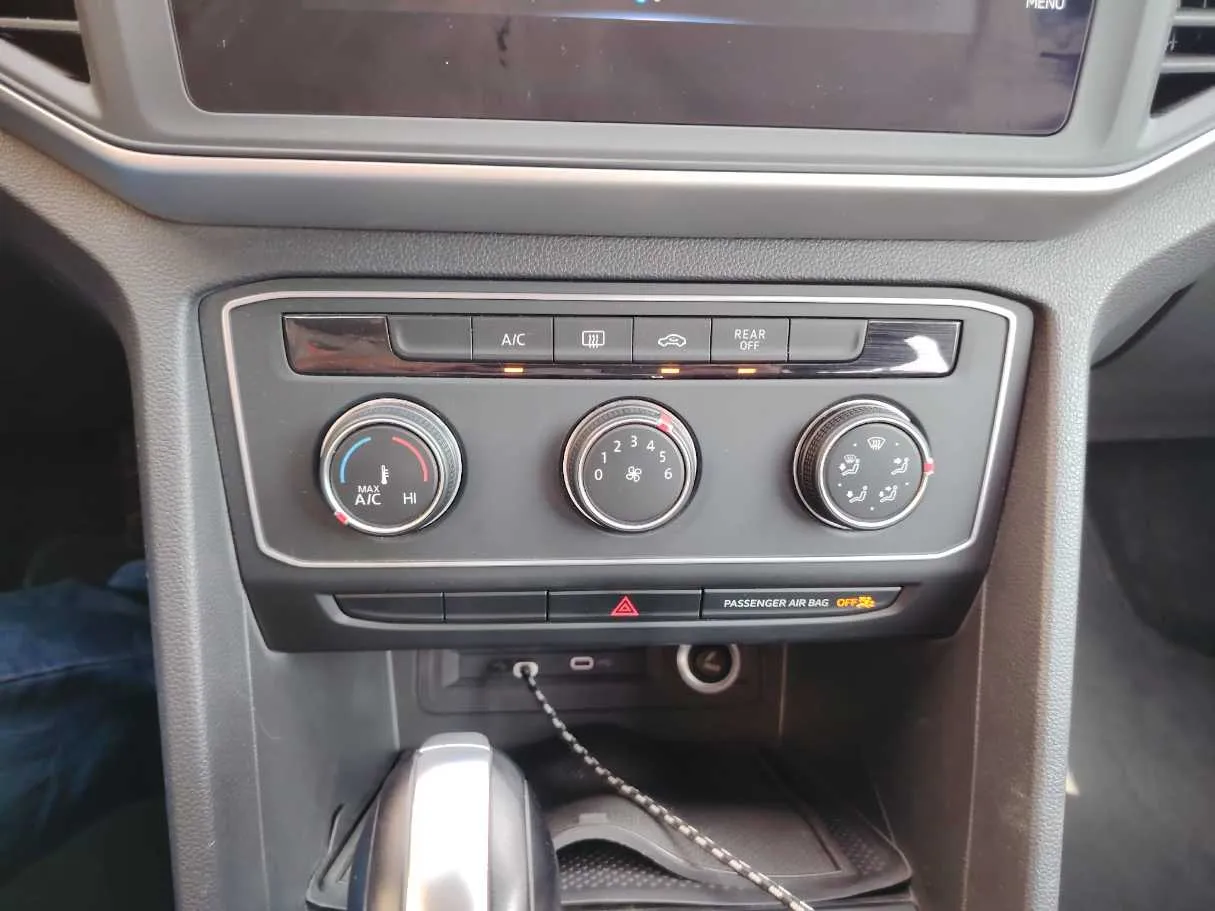 Car image 28