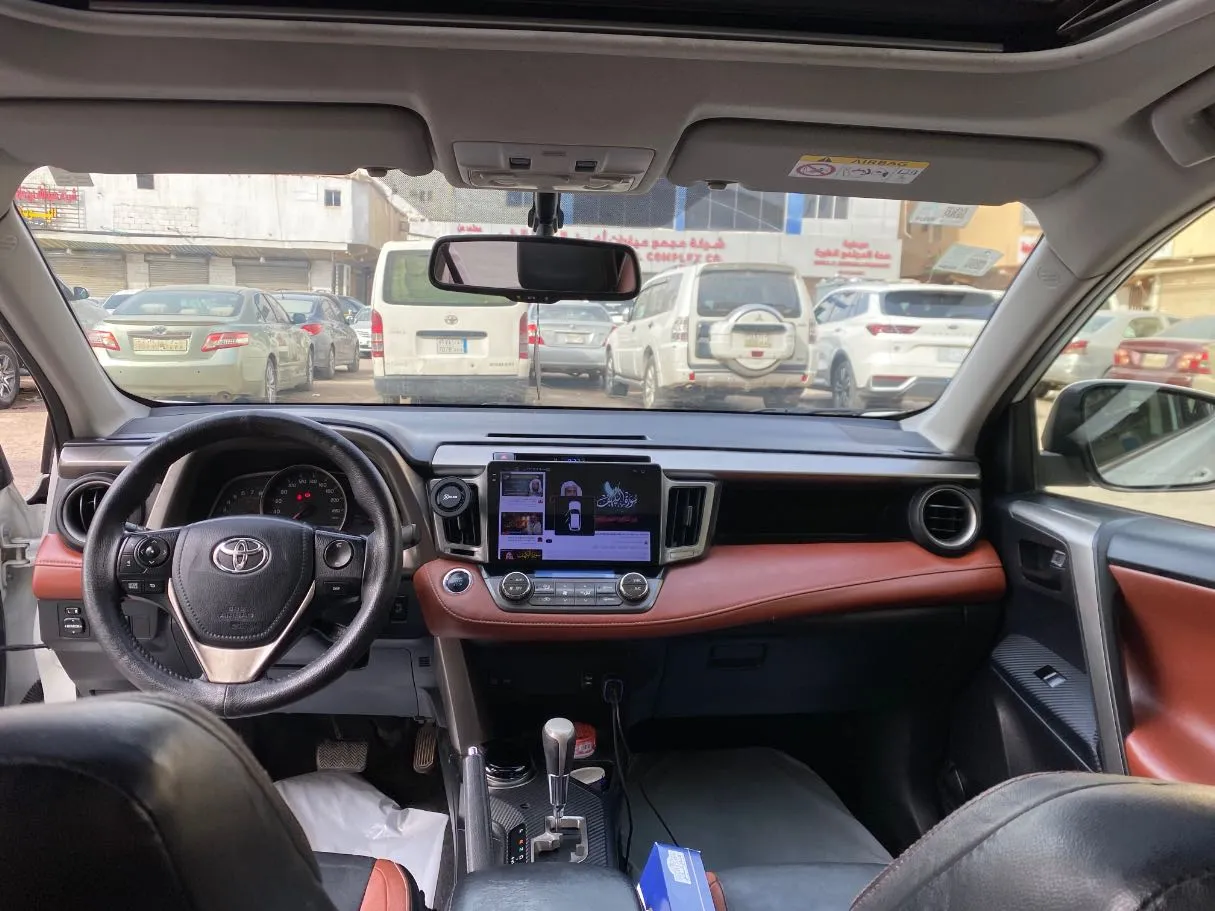 Car image 16