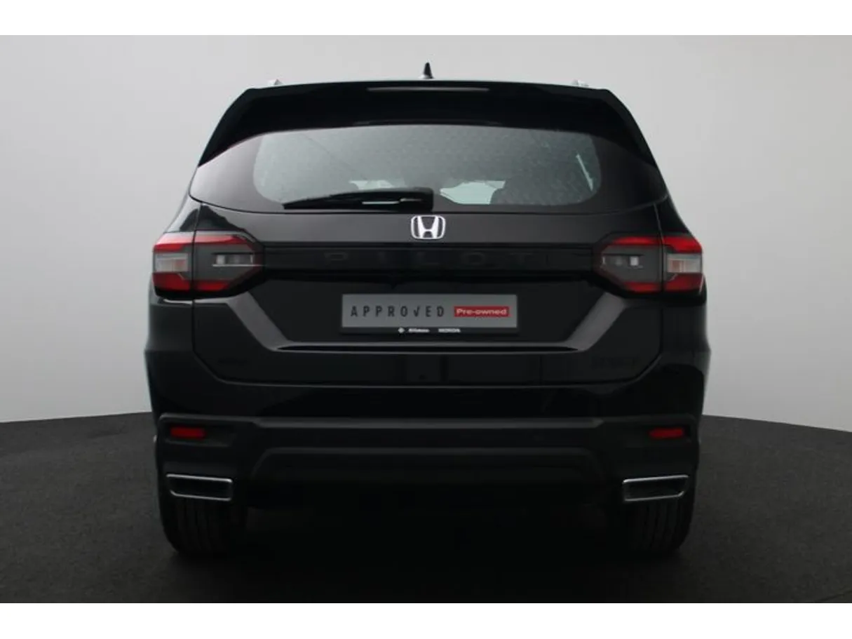 Car image 11