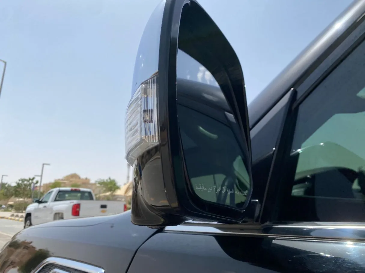 Car image 26