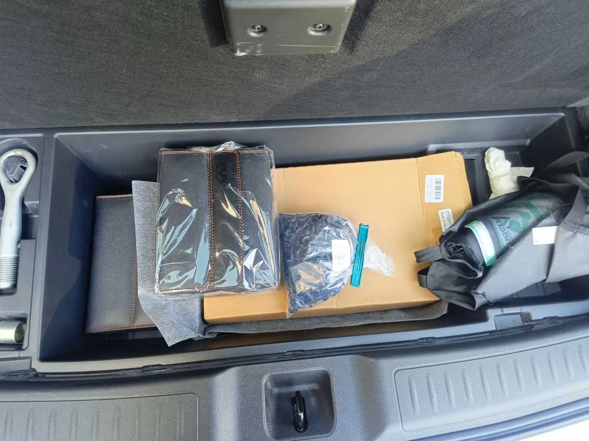 Car image 33